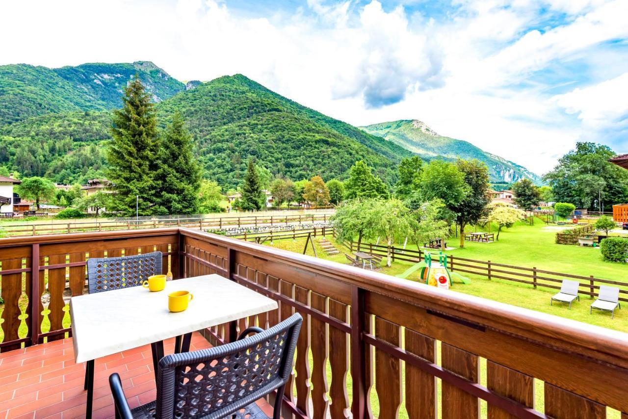 Casa Alberta Pieve Di Ledro Exteriör bild